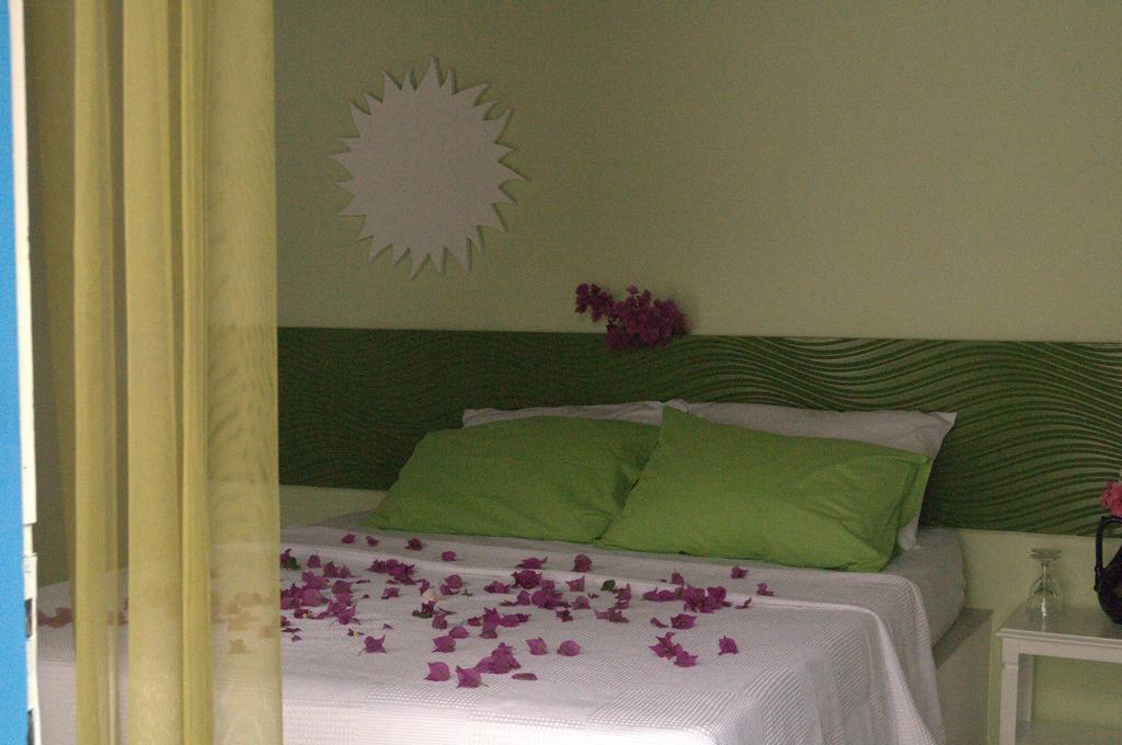 Pasalimani Hotel Çeşme Chambre photo